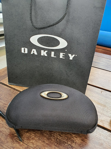 Oakley Queenstown - Optician