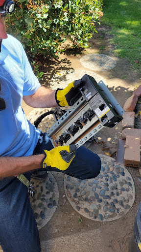 Electrician «Los Angeles Electrician», reviews and photos, 906 N Doheny Dr, West Hollywood, CA 90069, USA