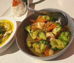 DE FACTO CAFE AND EATERY photo