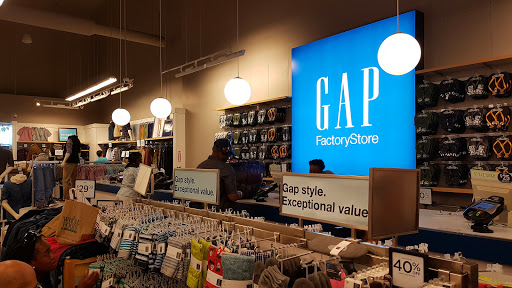 Clothing Store «Gap Outlet», reviews and photos, 264 W 125th St, New York, NY 10027, USA