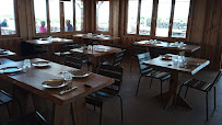 Atmosphère du Bar-restaurant à huîtres Chez Bidart à Gujan-Mestras - n°16
