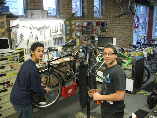 Bicycle Repair Shop «Ciclo Urbano Bike Shop, part of West Town Bikes», reviews and photos, 2459 W Division St, Chicago, IL 60622, USA