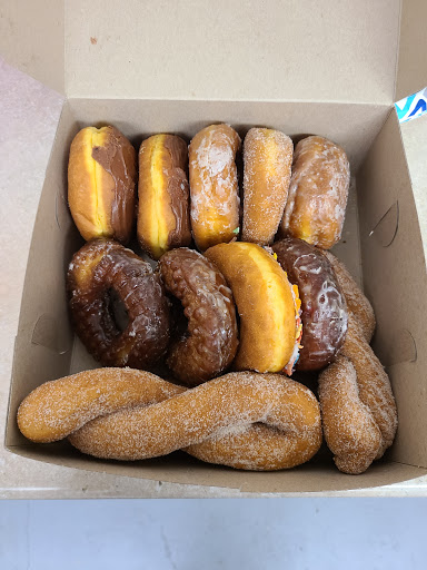 Bakery «Beach Donut Shop», reviews and photos, 344 E Main St, Clinton, CT 06413, USA