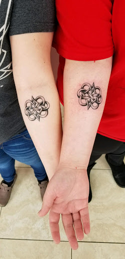 Tattoo Shop «Studio 13 Tattoo», reviews and photos, 416 W Coliseum Blvd, Fort Wayne, IN 46805, USA