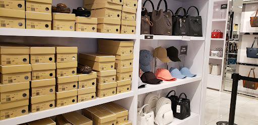 Fashion Accessories Store «Michael Kors», reviews and photos, 4250 W Anthem Way #600, Phoenix, AZ 85086, USA