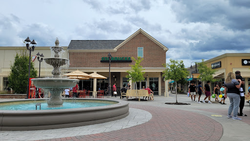 Shopping Mall «Gloucester Premium Outlets», reviews and photos, 100 Premium Outlets Dr, Blackwood, NJ 08012, USA