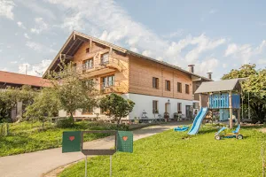Ferienparadies Reifnhof: Ihr Kreativhof im Chiemgau - Simssee image
