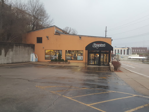 Liquor Store «Liquor City Uncorked», reviews and photos, 501 Crescent Ave, Covington, KY 41011, USA