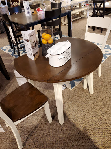 Furniture Store «Art Van Furniture - Clinton Township», reviews and photos, 33801 Gratiot Ave, Charter Twp of Clinton, MI 48035, USA