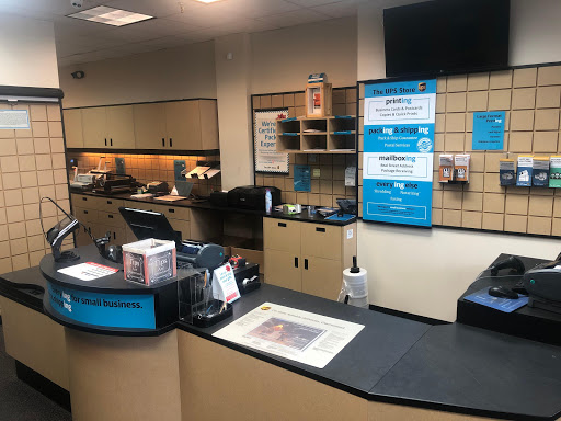 Shipping and Mailing Service «The UPS Store», reviews and photos, 208-10 Cross Island Pkwy, Bayside, NY 11360, USA