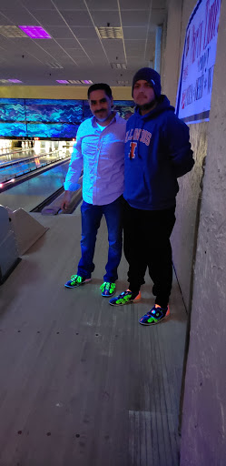 Bowling Alley «Wilmette Bowling Center Inc», reviews and photos, 1903 Schiller Ave, Wilmette, IL 60091, USA