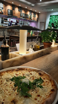 Pizza du Restaurant italien Vapiano - Pizza Pasta Bar à Marseille - n°12