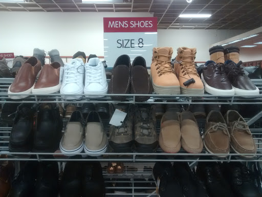 Clothing Store «Burlington Coat Factory», reviews and photos, 510 Howe Ave, Cuyahoga Falls, OH 44221, USA