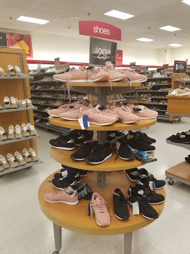 Department Store «T.J. Maxx», reviews and photos, 239 Memorial Ave, West Springfield, MA 01089, USA