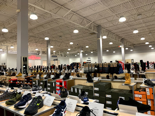 Shoe Store «DSW Designer Shoe Warehouse», reviews and photos, 10515 N Mopac Expy, Austin, TX 78759, USA
