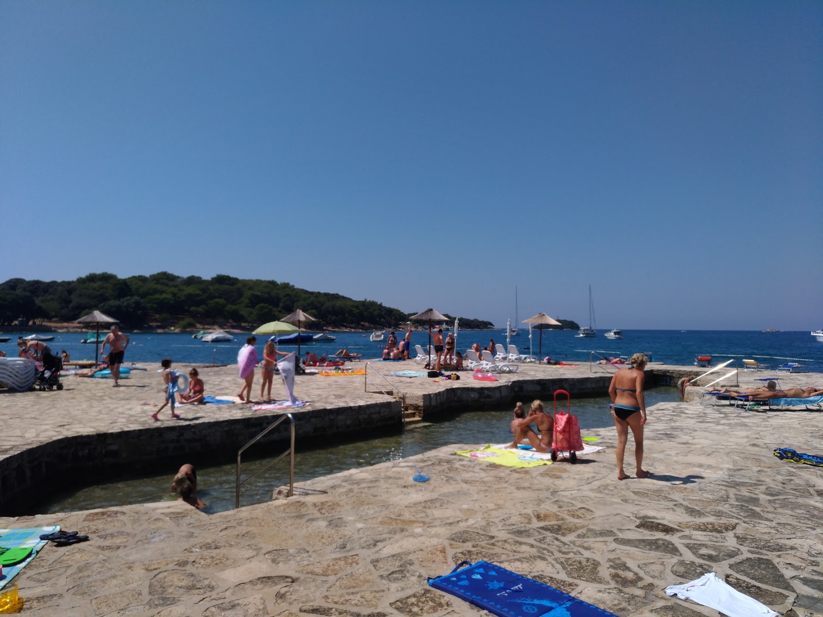 Orsera beach'in fotoğrafı çok temiz temizlik seviyesi ile