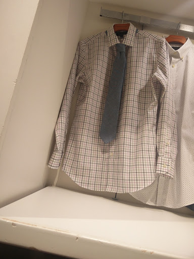 Clothing Store «Banana Republic Factory Store», reviews and photos, 407 N Alafaya Trail, Orlando, FL 32828, USA