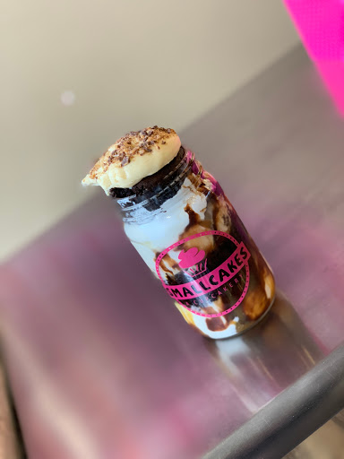 Cupcake Shop «Smallcakes: A Cupcakery of Naperville», reviews and photos, 115 E Ogden Ave #119, Naperville, IL 60563, USA