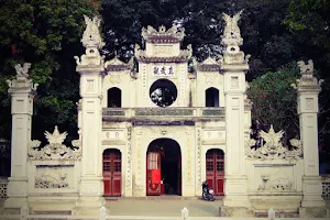 Quan Thanh Temple image