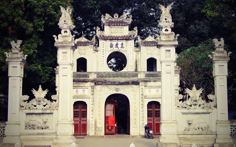 Quan Thanh Temple image