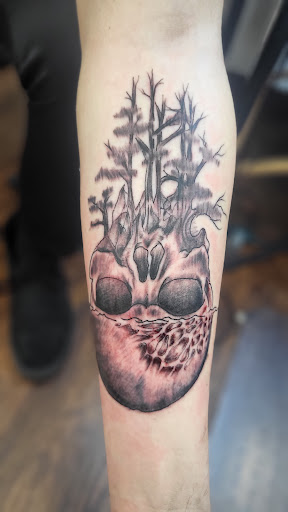 Explore hibiscus tattoo ideas, creative tattoo ideas in Lewiston, available at Walkins tattoos studio