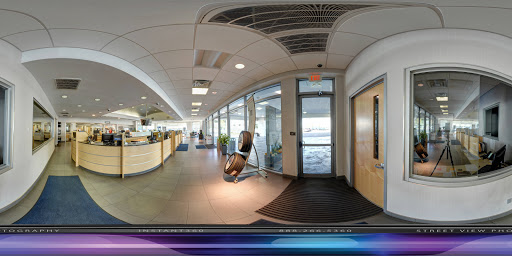 BMW Dealer «Thompson BMW», reviews and photos