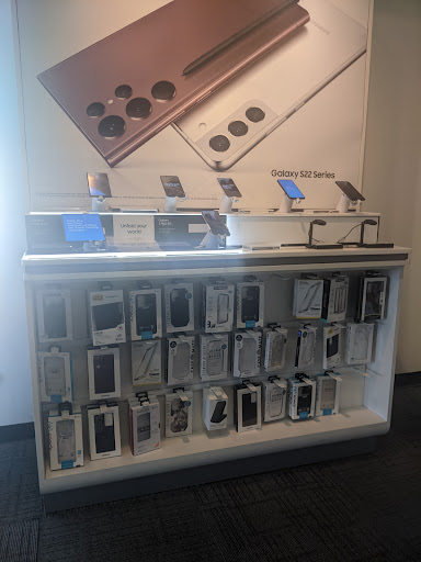 Cell Phone Store «AT&T», reviews and photos, 1018 Riverdale St, West Springfield, MA 01089, USA