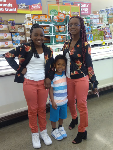 Grocery Store «Grocery Outlet Bargain Market», reviews and photos, 2079 23rd St, San Pablo, CA 94806, USA