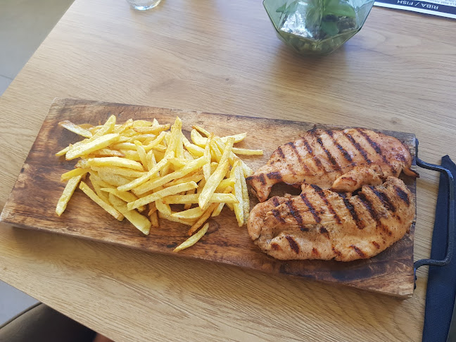 Komentari i recenzije Grey Grill & Bar