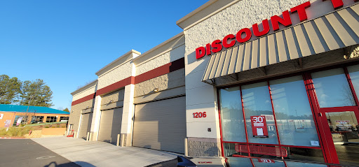 Tire Shop «Discount Tire Store - Kennesaw, GA», reviews and photos, 2930 George Busbee Pkwy NW, Kennesaw, GA 30144, USA