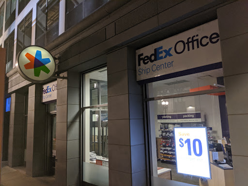 Shipping and Mailing Service «FedEx Office Ship Center», reviews and photos, 200 W Jackson Blvd, Chicago, IL 60606, USA