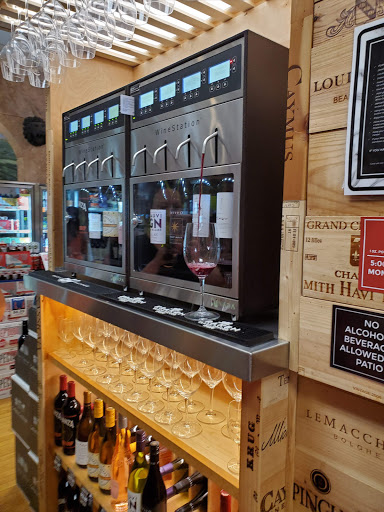 Wine Store «Brown Derby Wine Center», reviews and photos, 2023 S Glenstone Ave, Springfield, MO 65804, USA