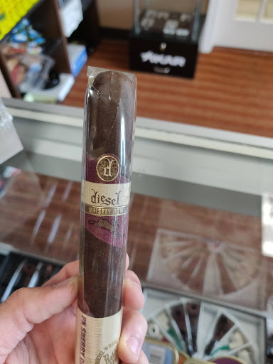 Tobacco Shop «Fine Cigar & Tobacco House LLC», reviews and photos, 192 W Main St, Avon, CT 06001, USA