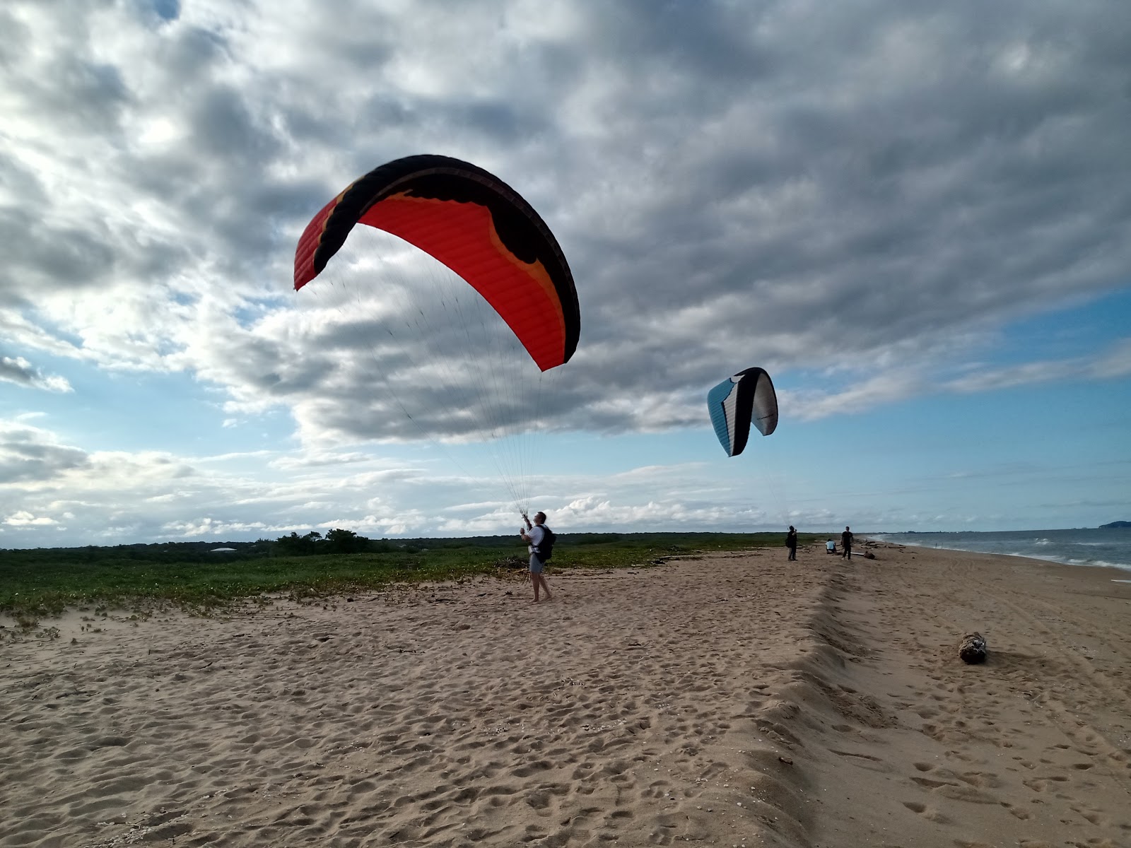 Foto de Praia de Barra do Itapocu - lugar popular entre os apreciadores de relaxamento