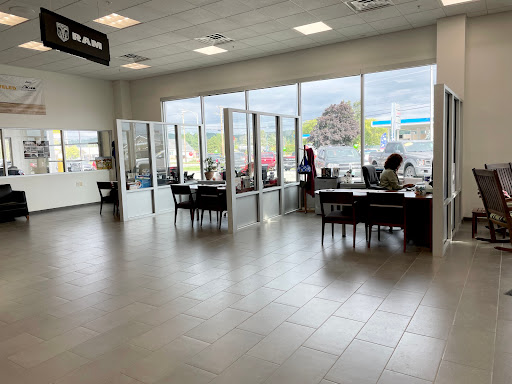 Car Dealer «Northpoint Chrysler Dodge Jeep Ram», reviews and photos, 4441 US-5, Newport, VT 05855, USA