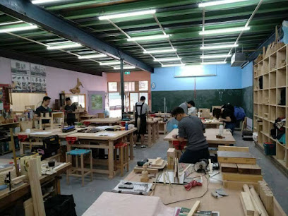 魷魚家族細木工作室