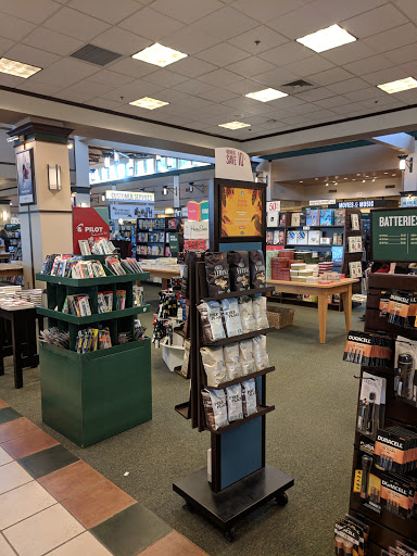 Book Store «Barnes & Noble», reviews and photos, 235 Daniel Webster Hwy, Nashua, NH 03060, USA