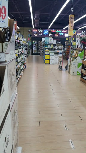 Liquor Store «Fairgrounds Discount Beverages (Liquors)», reviews and photos, 2157 York Rd, Timonium, MD 21093, USA