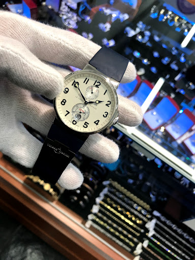 Pawn Shop «Crown Pawn Shop in Boca Raton», reviews and photos, 355 NE Spanish River Blvd, Boca Raton, FL 33431, USA