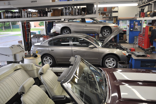 Auto Repair Shop «McLean Auto Repair», reviews and photos, 965 N McLean Blvd, Elgin, IL 60123, USA