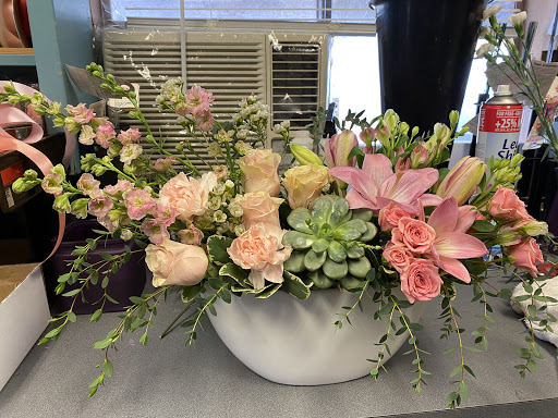 Florist «Flowers By Donna», reviews and photos, 11700 SW Hall Blvd, Tigard, OR 97223, USA