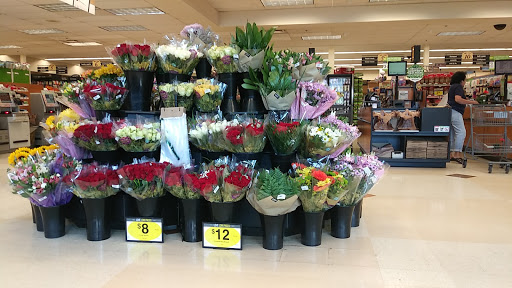 Grocery Store «Quality Food Center», reviews and photos, 4919 Evergreen Way, Everett, WA 98203, USA