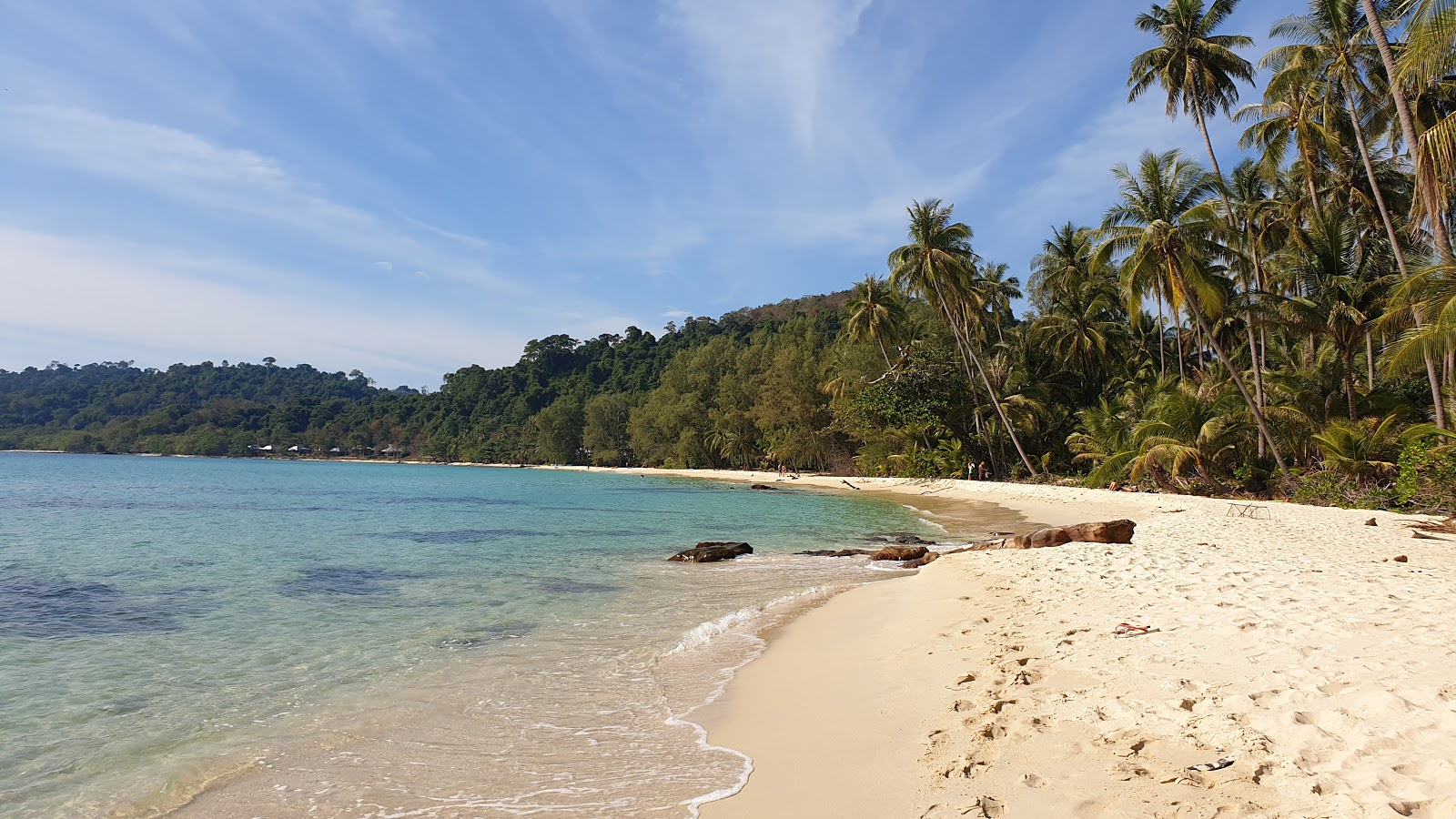 Foto di Takhian Beach con una superficie del sabbia beige fine