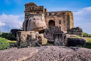 Madan Mahal Fort image