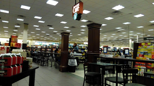 Book Store «Barnes & Noble», reviews and photos, 19401 Alderwood Mall Pkwy, Lynnwood, WA 98036, USA