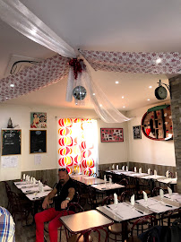 Atmosphère du Restaurant Les Acacias à Nanterre - n°1