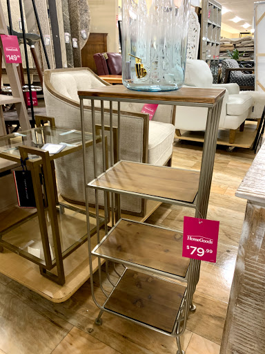 Department Store «T.J. Maxx & HomeGoods», reviews and photos, 111 Taunton St, Plainville, MA 02762, USA