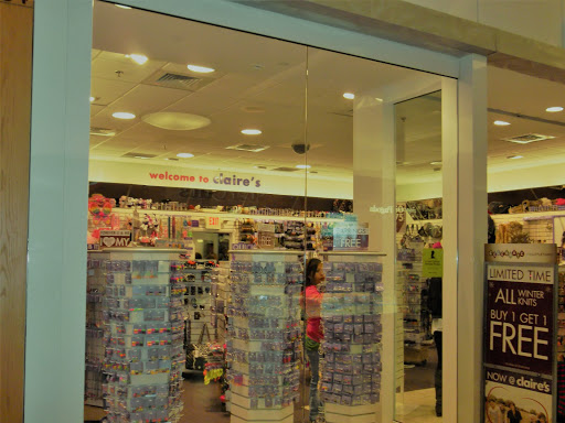 Shopping Mall «Golf Mill Shopping Center», reviews and photos, 239 Golf mill Center, Niles, IL 60714, USA