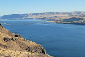 Scenic Overlook of the Columbia River image