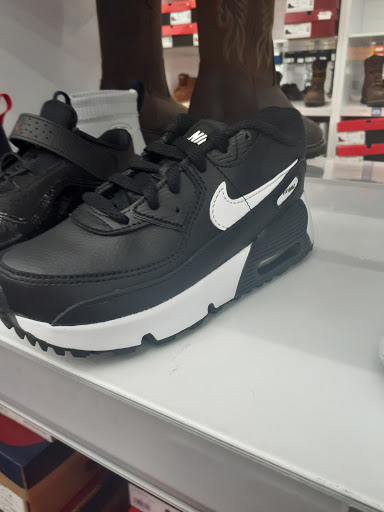 Shoe Store «WSS», reviews and photos, 10901 Atlantic Ave, Lynwood, CA 90262, USA